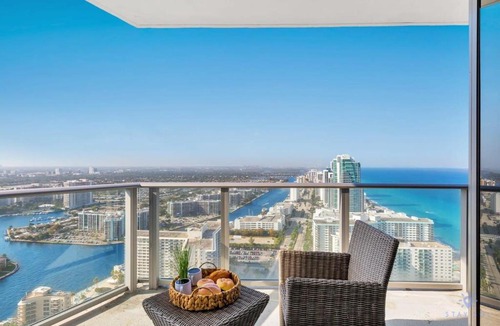 Hollywood South Central Beach Apartment | Insane Ocean View Balcony, Beachfront Resort, Pool