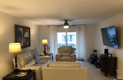 Pompano Isles Condo | Intercoastal Condo walking distance to beach, restaurants and stores