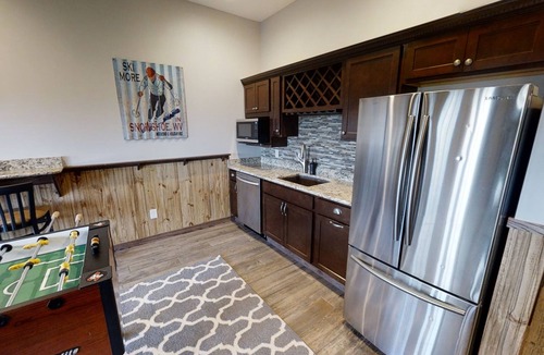Edray House | Inviting 8BR Alpine Getaway with Private Hot Tub by RedAwning