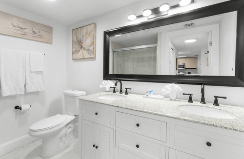 Coconut Grove Hotel | Inviting Grove Hideaway with Pool, Kitchenette & Near CocoWalk | 4 Units