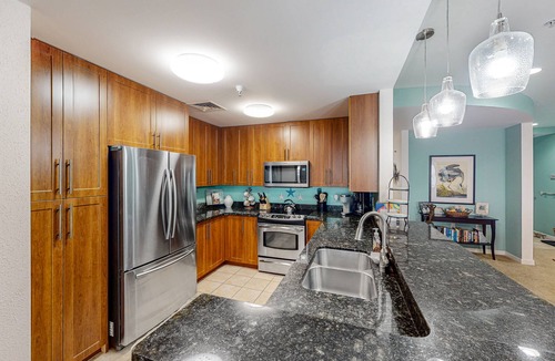 Sandbridge Condo | Inviting & well-equipped beachfront condo with balcony, 3 pools, gym & AC