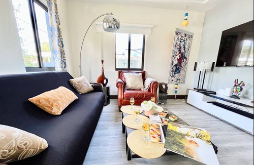 Buena Vista Apartment | Irresistible Quiet charming Canopy Shelter Miami