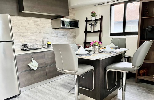 Buena Vista Apartment | Irresistible Quiet charming Canopy Shelter Miami