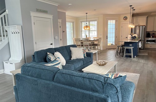 Chester House | Island Blue Getaway! Charming family friendly Home on Kent Island MD