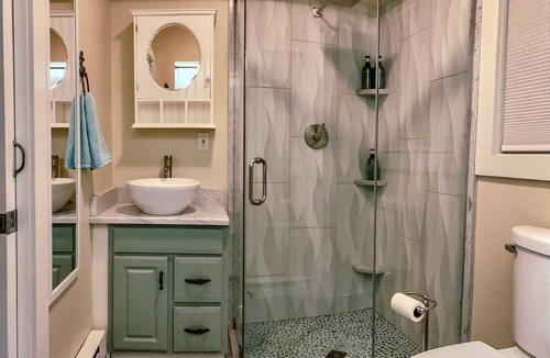 Fairhaven Cottage | Island Breeze Cottage on West Island, just a short walk to several beaches.