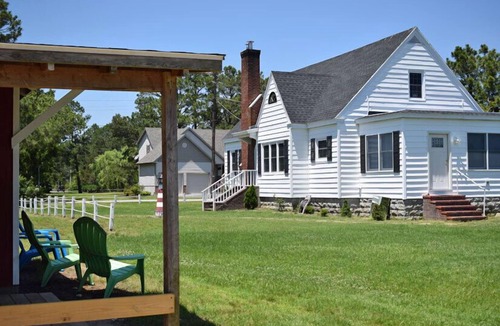 Deep Hole House | Island Generations | 2BR Coastal Retreat on Little Oyster Bay with Private Dock