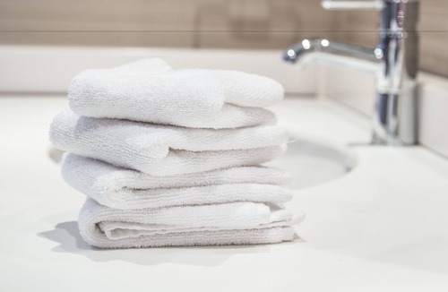 Piney Point Hotel | Island Inn & Suites, an Ascend Collection Hotel