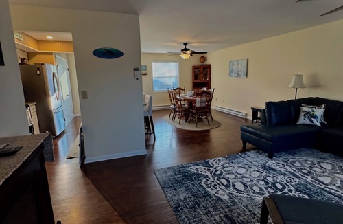 Easton House | “It's A Shore Thing” located in beautiful Easton, MD. Close to MD & DE beaches.