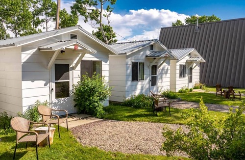 East Glacier Park Village House | Jacobson's Cottages Cabin #3