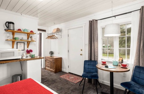 East Glacier Park Village House | Jacobson's Cottages Cabin #10