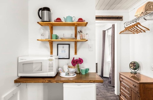 East Glacier Park Village House | Jacobson's Cottages Cabin #10
