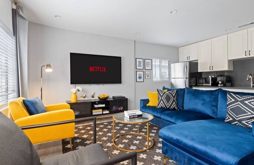 Clarkdale House | Jacuzzi, Parking, and Game Night Retreat with PS4 PacMan Darts Grill