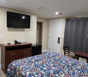 Saugus Hotel | James Motel