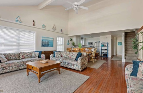 Wildwood House | JANUARY-MAY 3 NIGHT MIN 2026 5 Bedroom3 bath 1 block to the beach and boards