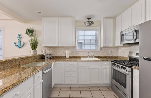 Wildwood House | JANUARY-MAY 3 NIGHT MIN 2026 5 Bedroom3 bath 1 block to the beach and boards