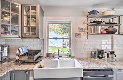 Edgewood Cottage | Jewett Gem w/Charcoal Grill & Mountain Views