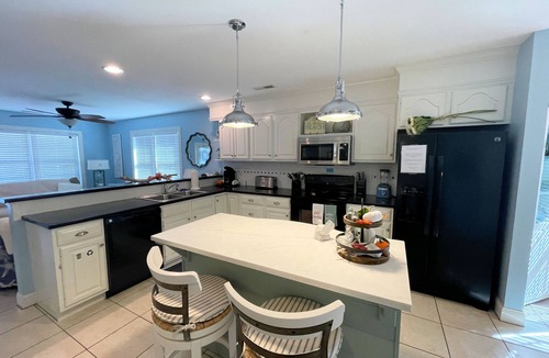 Chincoteague House | Josie's Getaway - Pet Friendly -Mini-Vacations and Month to Monthly Available
