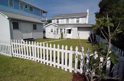 Kure Beach House | JULY 4TH SPECIAL-Huge Seaside Porch Near Pier, HAMMOCK,OCEANFRONT,STEPS TO BEACH