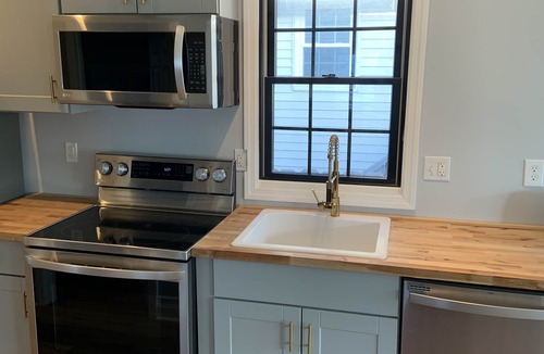 Goshen House | June 24,25,26 available!Beautiful Stone Harbor stunning sunsets. Close to beach