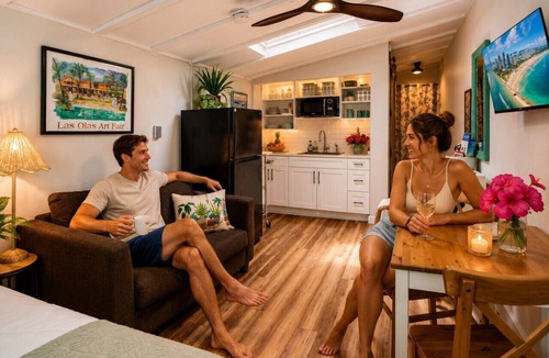 Riverside Park Condo | Jungle Fortress - Cozy Studio/Mins to Airport+Port
