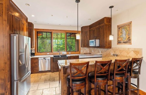 Somers House | Juniper Presents: Lakeview Retreat on Craggy Cliff, Firepit & Patio