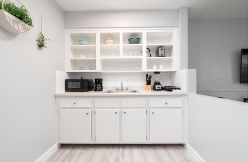 Wilton Manors Apartment | Just Off Wilton Drive Apt 4