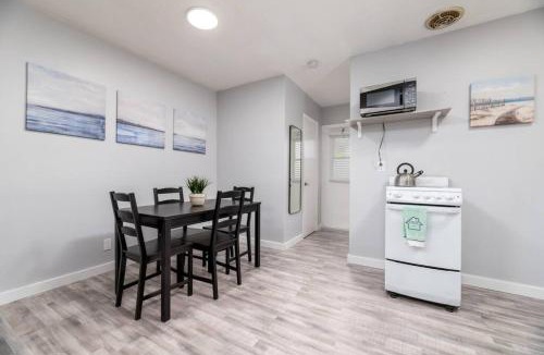 Wilton Manors Apartment | Just Off Wilton Drive Apt 8