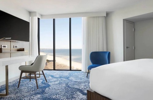 Northeast Virginia Beach Hotel | Just What You Were Looking For! Pool, Close to Virginia Beach Fishing Pier