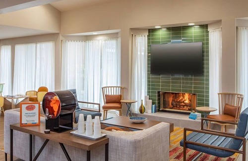 Foxboro Hotel | Just What You Were Looking For! 2 Units, Hot Breakfast Included, Free Parking!