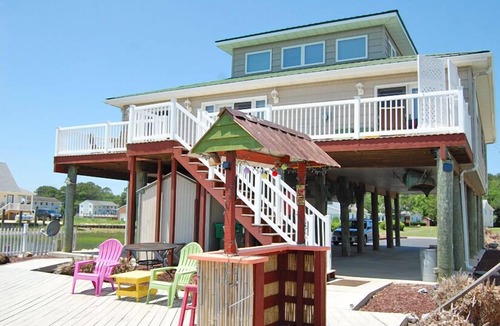 Chincoteague House | Kambarn Place | Waterfront Home w/Private Deep-Water Dock & Assateague Views