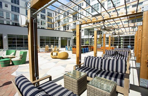 South Side Flats Apartment | Kasa | Stay in or Go out in Steel City | Pittsburgh