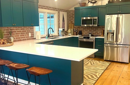 Katama House | Katama Retreat W Pickle ball Court