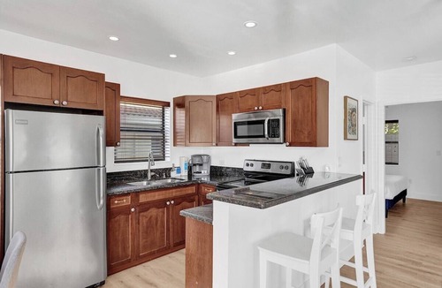North Beach Apartment | Keep it simple at this peaceful and centrally-located place
