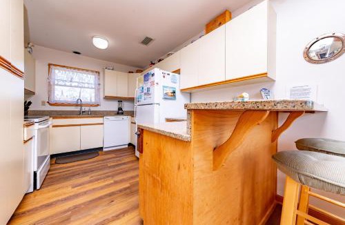 Whalehead Beach House | Keepsake - Corolla, Whalehead, 435 Yds to Beach, Pool w/Kiddie Pool, Hot Tub, Pets OK, Flex Stays