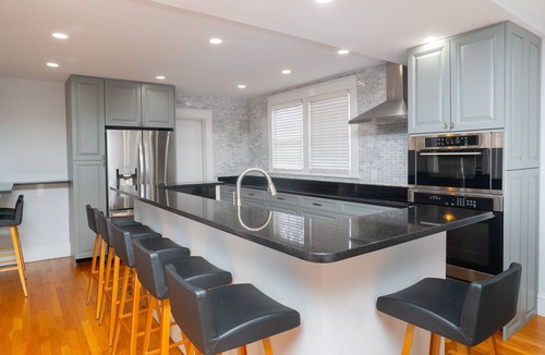 Northeast Virginia Beach House | KEY WEST INSPIRED 5 BEDROOM HOME. 4 MINUTE WALK TO BEACH & BOARDWALK