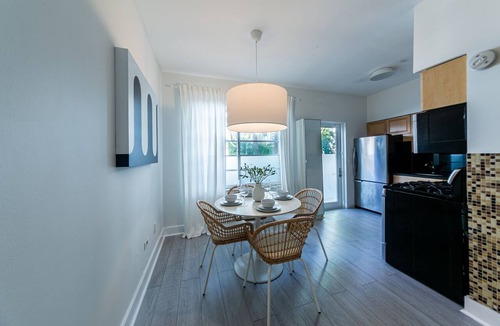 South Beach Apartment | KeyWest suite 2BD/1BA SoBe walk to LincolnRD & Bay