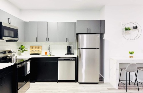 Belleville Apartment | King 1BR w/GYM - mins to NYC, MetLife, EWR