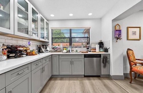 Driftwood House | King Bed·Beach Home·Fire Pit·Min to Casino/Airport