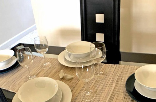 Central Fort Lauderdale House | King Bed Home.Mins to Beach.Ideal for Long Stays