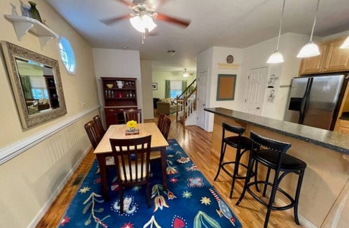Venable House | King Bedroom, Easy Walk to UVA