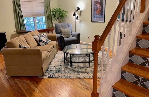 Venable House | King Bedroom, Easy Walk to UVA
