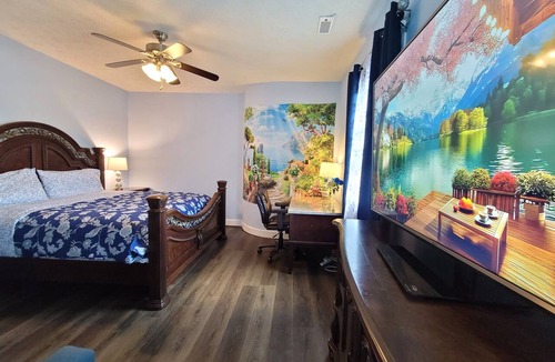 Hampton Hotel | King Sapphire Studio Suite, Kitchenette, 65" TV Private Bathroom Pets Welcome