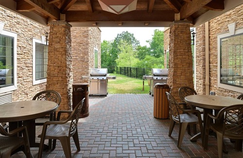 Chesapeake Condo | King Suite. Free Breakfast. Indoor Pool & Hot Tub. Near the Virginia Beach business district!