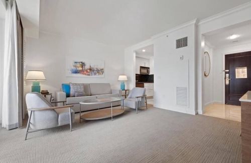 Central Beach Hotel | King Suite Ocean View w/Balcony, Dining and Beach Access