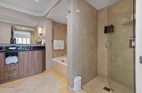 Central Beach Hotel | King Suite Ocean View w/Balcony, Dining and Beach Access