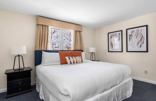 Beverly Hotel | King Suite | The Beverly Hotel | Separate Bedroom and Living Area