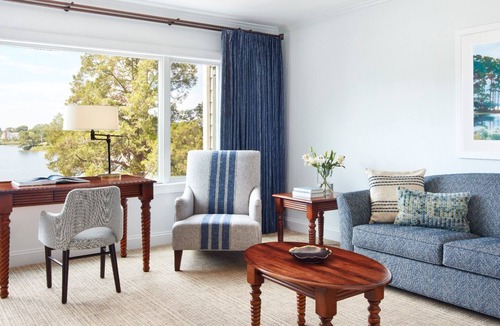 Irvington Hotel | King Suite w/Access to Seasonal Pool, Marina, Courtyard + Free Parking