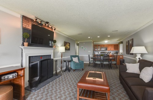 Kingsmill Condo | Kingsmill Luxury - Sleeps 6 - Virginia's only AAA Four Diamond Condo Golf Resort