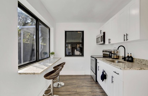 Harbordale Apartment | La Bella vacations 3