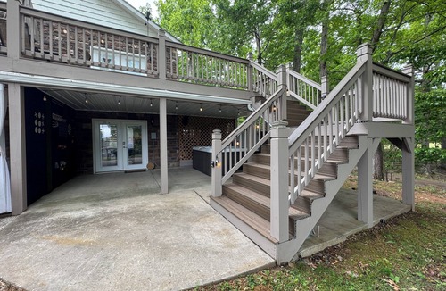 Smith Mountain Lake House | La Buena Vida Retreat Hot Tub Game Room Fire Pit
